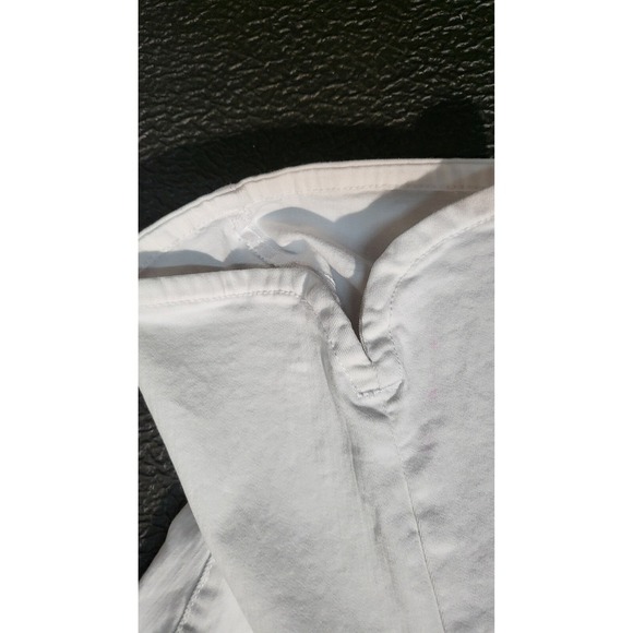 Gloria Vanderbilt Bermuda Shorts All Around Slimming White Denim Size 12 - Picture 6 of 7